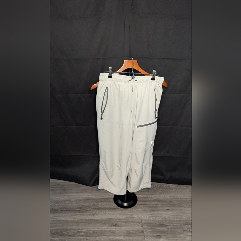 Little Donkey Andy Men's Gray 3/4 Pants
